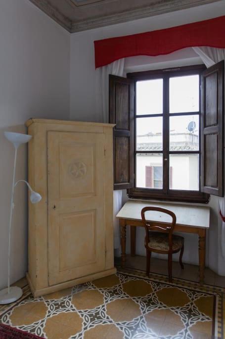 Elegant Apartment Outside Ztl & 10Min From Center フィレンツェ エクステリア 写真