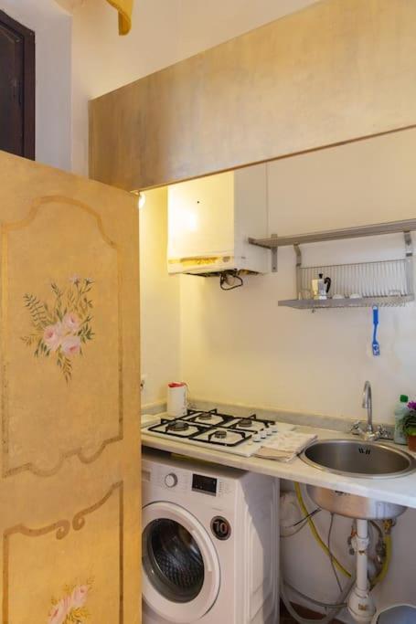 Elegant Apartment Outside Ztl & 10Min From Center フィレンツェ エクステリア 写真